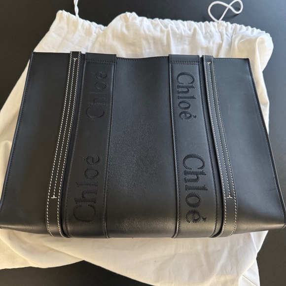 Chloe Medium Woody Tote in Leather - Picture 1 of 5